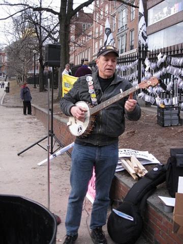 Pat Scanlon performs a peace song