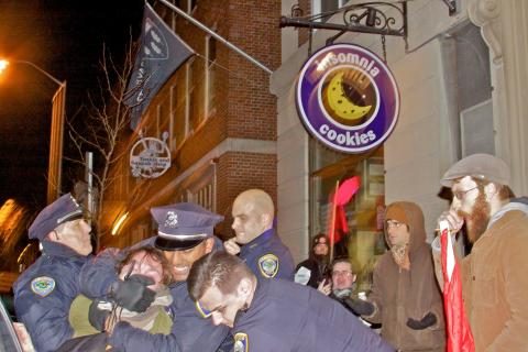 Arrest at Insomnia Cookies (Courtesy: Le Le Lechat)