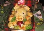 A creative faux hog's head by Green Gourmet Giraffe